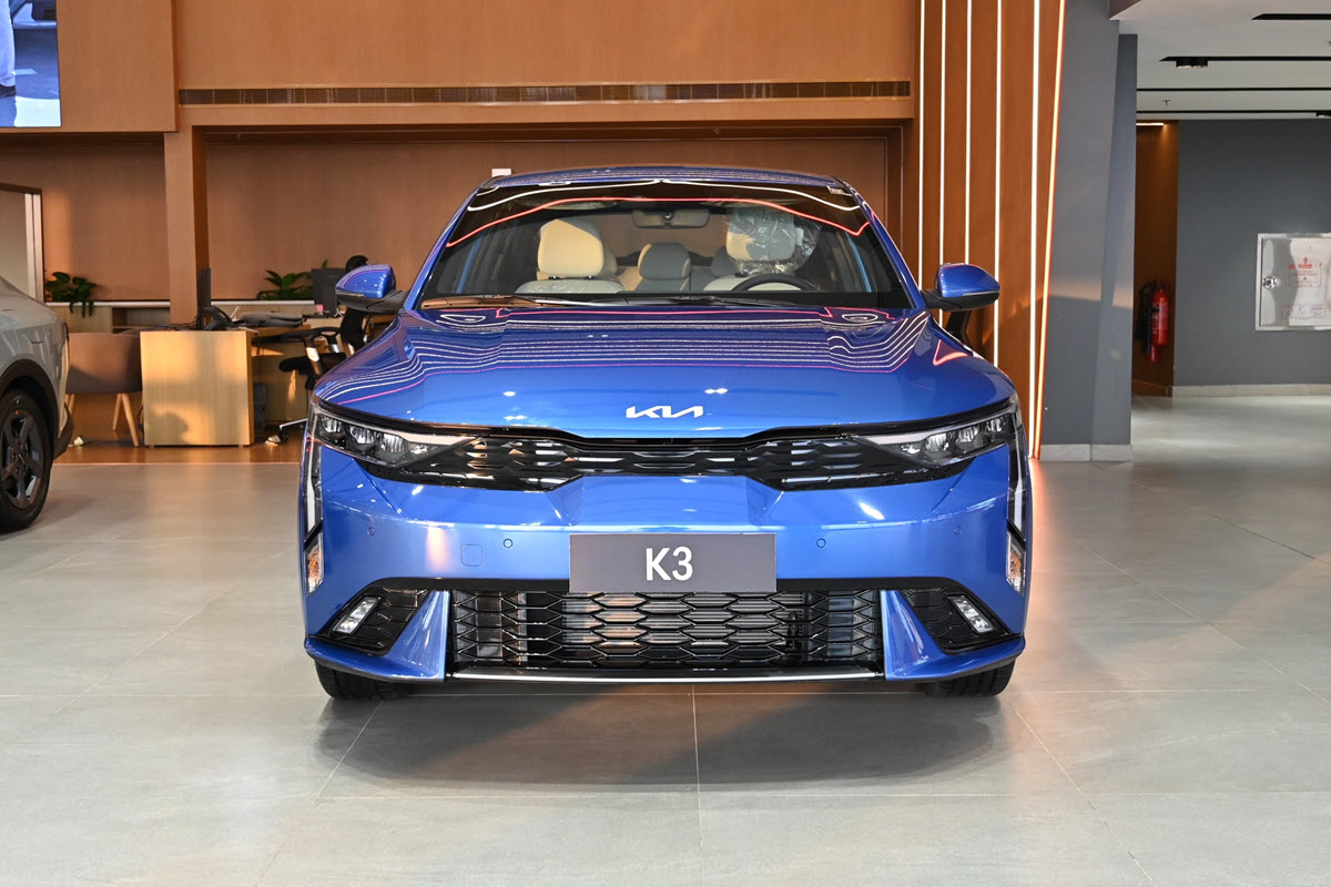 كيا K3 GT LINE 2025 من الملحم للسيارات